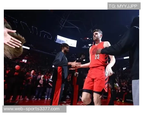 斯普利特点评克林根表现起伏但护筐篮板能力突出终结能力有所提升 斯普利特点评克林根表现起伏但护筐篮板能力突出终结能力有所提升